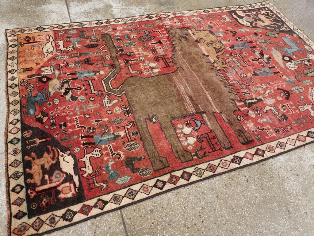 Vintage Persian Qashqai Pictorial Accent Rug, No.29085 - Gsblank