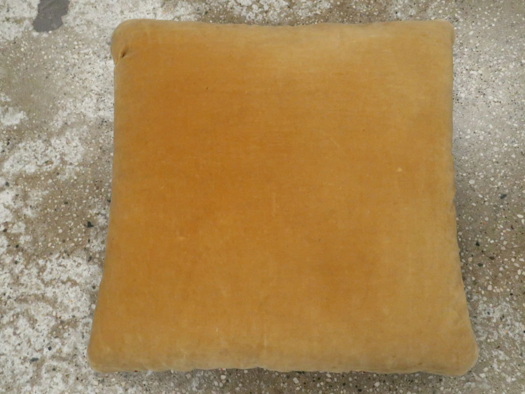 Antique Persian Mahal Square Pillow, No.29144 - Gsblank