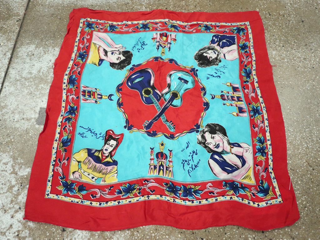 Vintage Persian Silk Textile, No.29159 - Gsblank