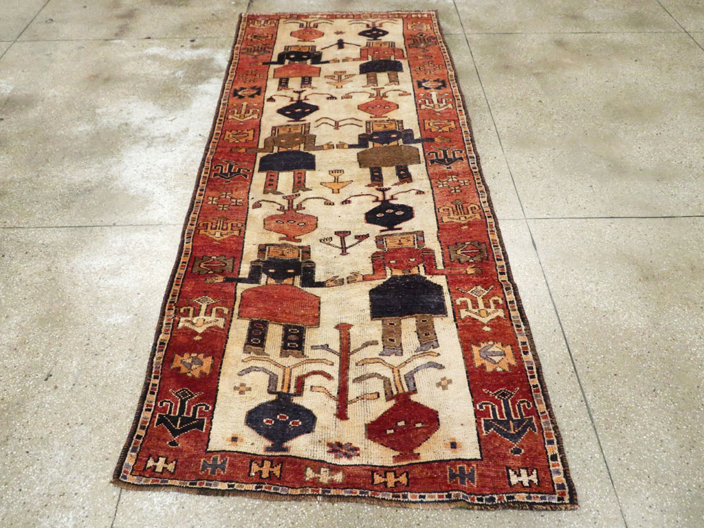 Vintage Persian Bakhtiari Pictorial Rug, No.29169 - Gsblank