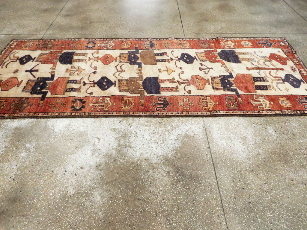 Vintage Persian Bakhtiari Pictorial Rug, No.29169 - Gsblank