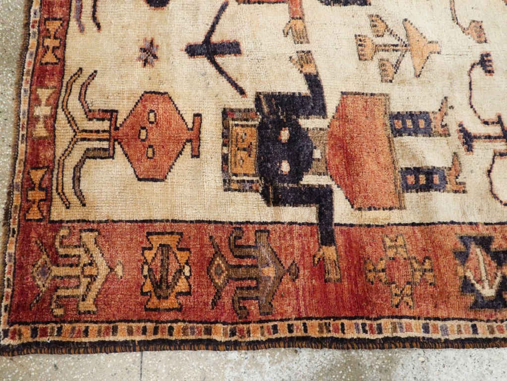 Vintage Persian Bakhtiari Pictorial Rug, No.29169 - Gsblank