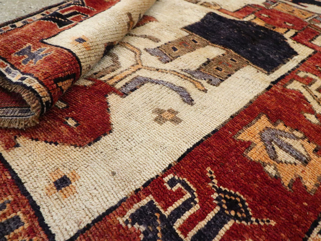 Vintage Persian Bakhtiari Pictorial Rug, No.29169 - Gsblank