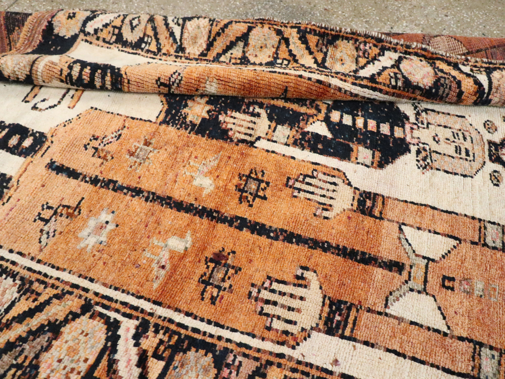 Vintage Persian Bakhtiari Pictorial Rug, No.29171 - Gsblank