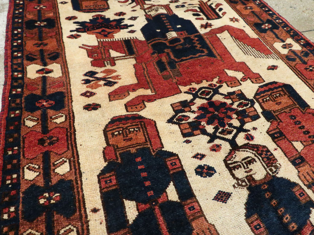 Vintage Persian Bakhtiari Pictorial Rug, No.29172 - Gsblank