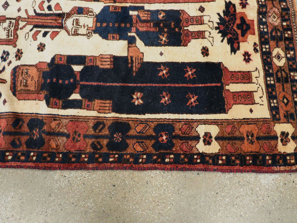 Vintage Persian Bakhtiari Pictorial Rug, No.29172 - Gsblank