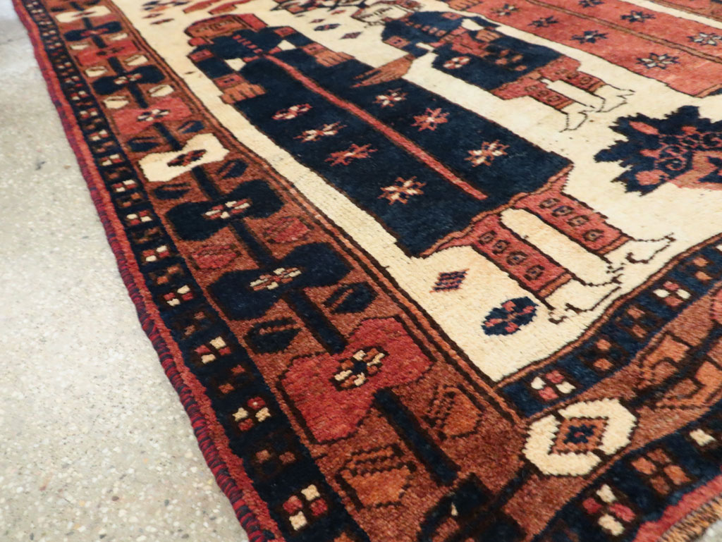 Vintage Persian Bakhtiari Pictorial Rug, No.29172 - Gsblank