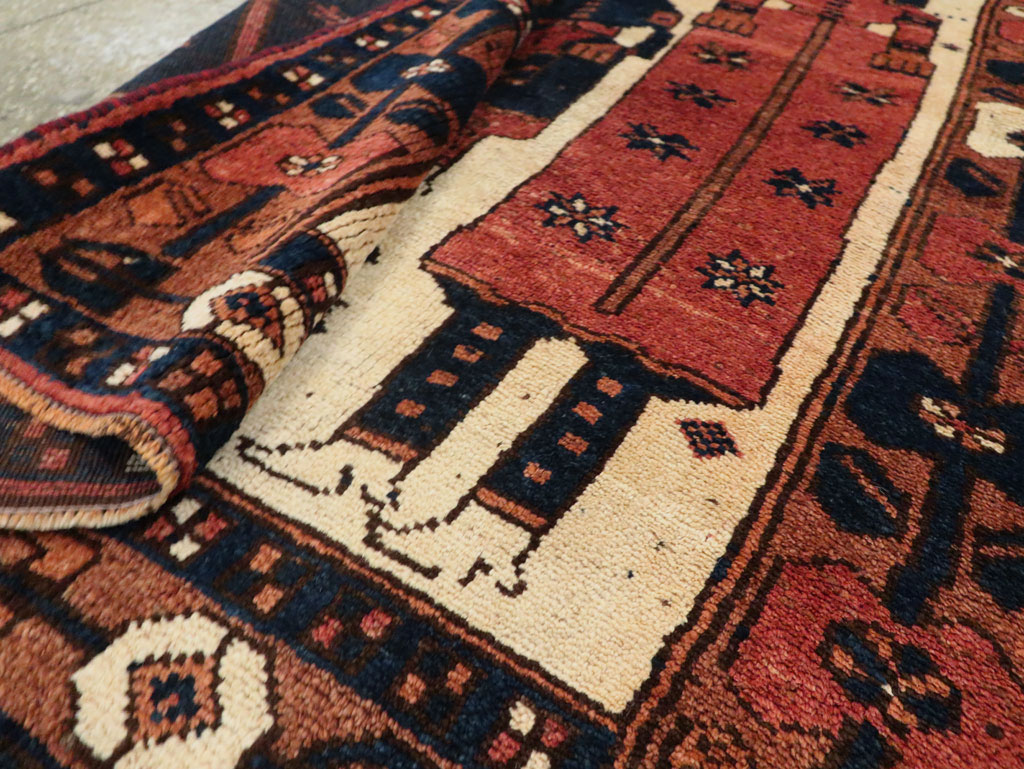 Vintage Persian Bakhtiari Pictorial Rug, No.29172 - Gsblank