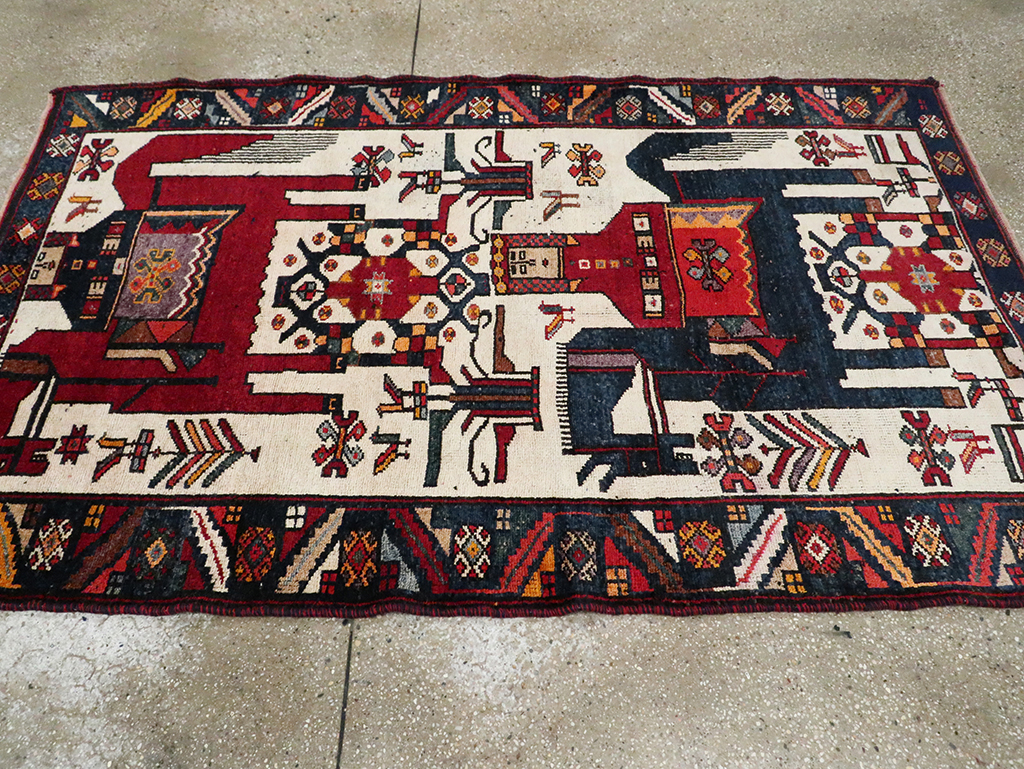 Vintage Persian Pictorial Bakhtiari Accent Rug, No.29173 - Gsblank