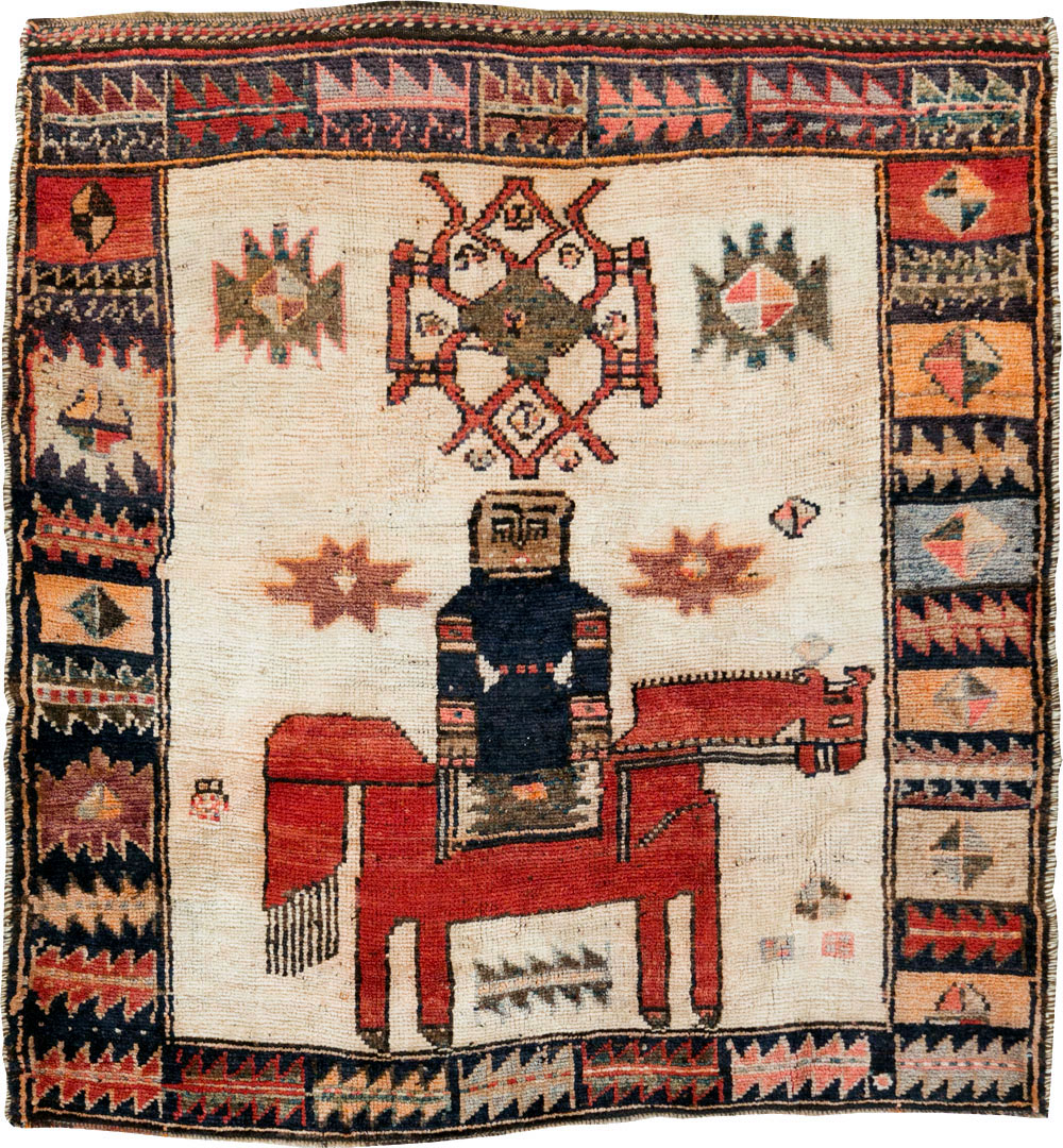 Vintage Persian Pictorial Bakhtiari Rug, No.29175 - Gsblank