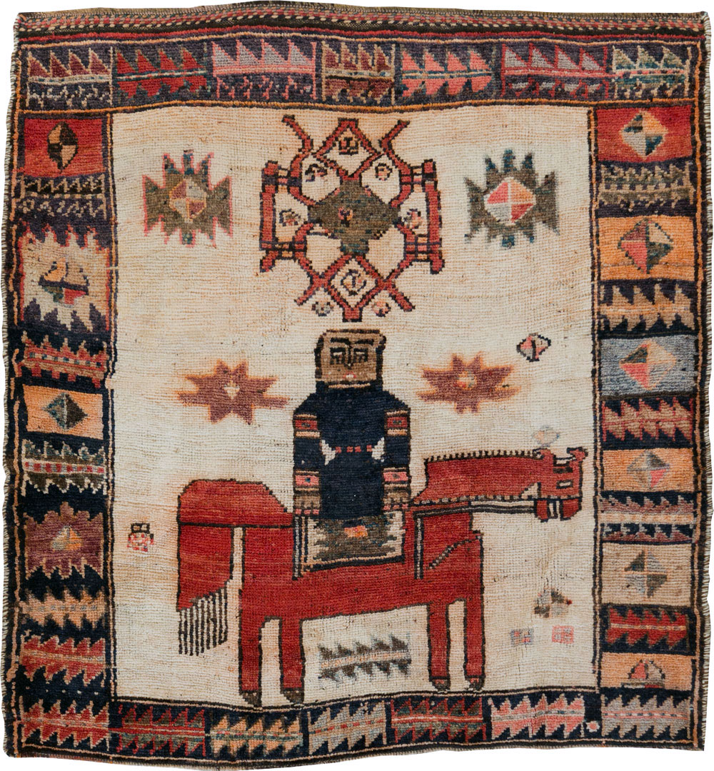 Vintage Persian Pictorial Bakhtiari Rug, No.29175 - Gsblank