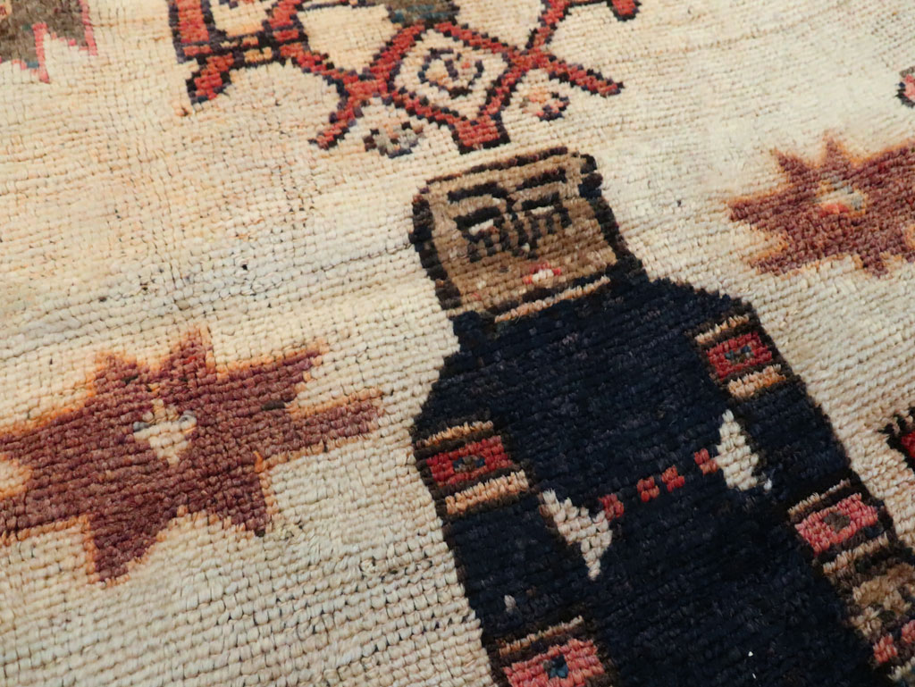 Vintage Persian Pictorial Bakhtiari Rug, No.29175 - Gsblank