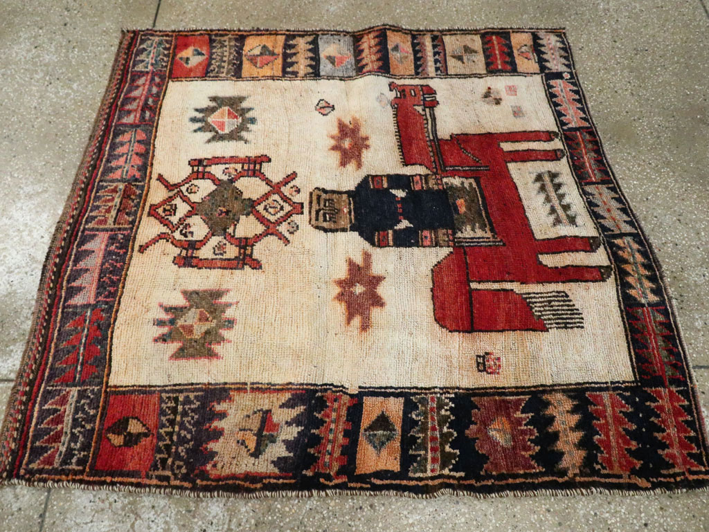 Vintage Persian Pictorial Bakhtiari Rug, No.29175 - Gsblank