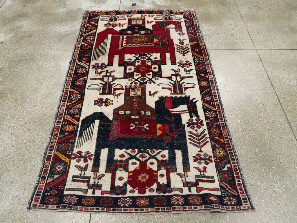 Vintage Persian Bakhtiari Pictorial Accent Rug, No.29176 - Gsblank