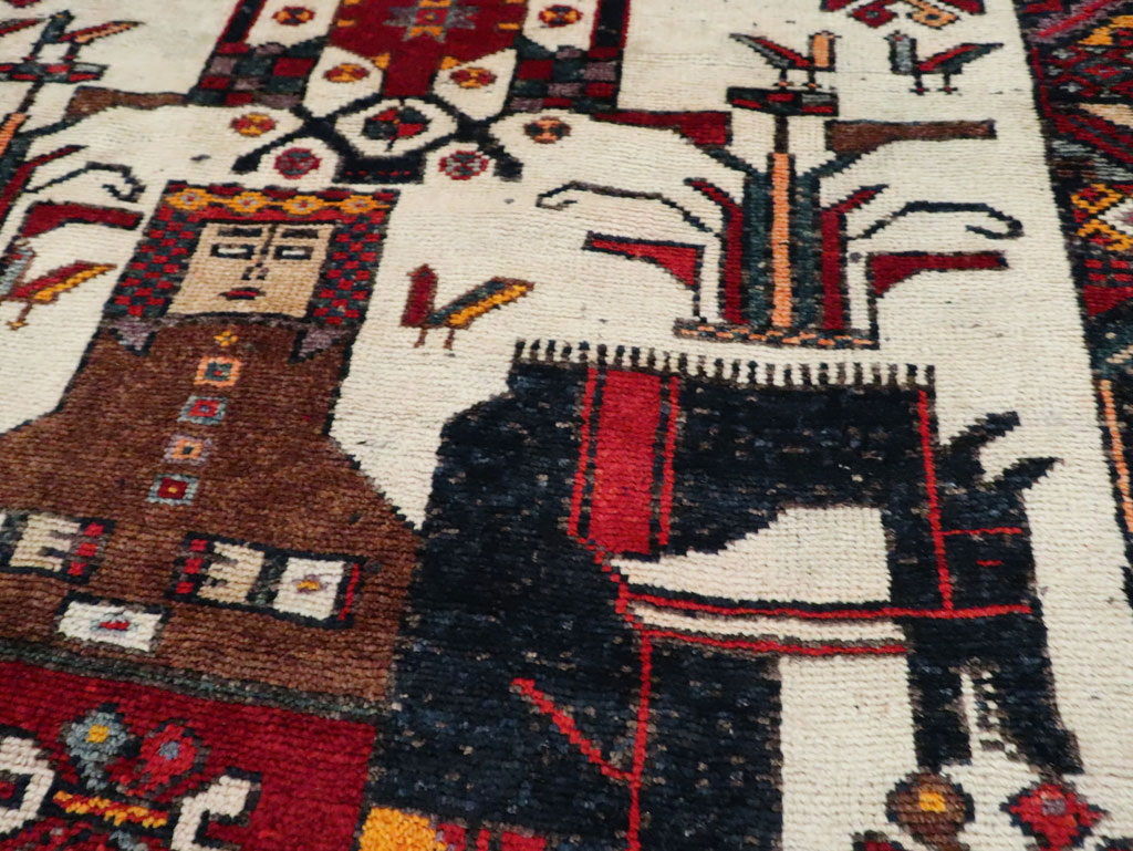 Vintage Persian Bakhtiari Pictorial Accent Rug, No.29176 - Gsblank