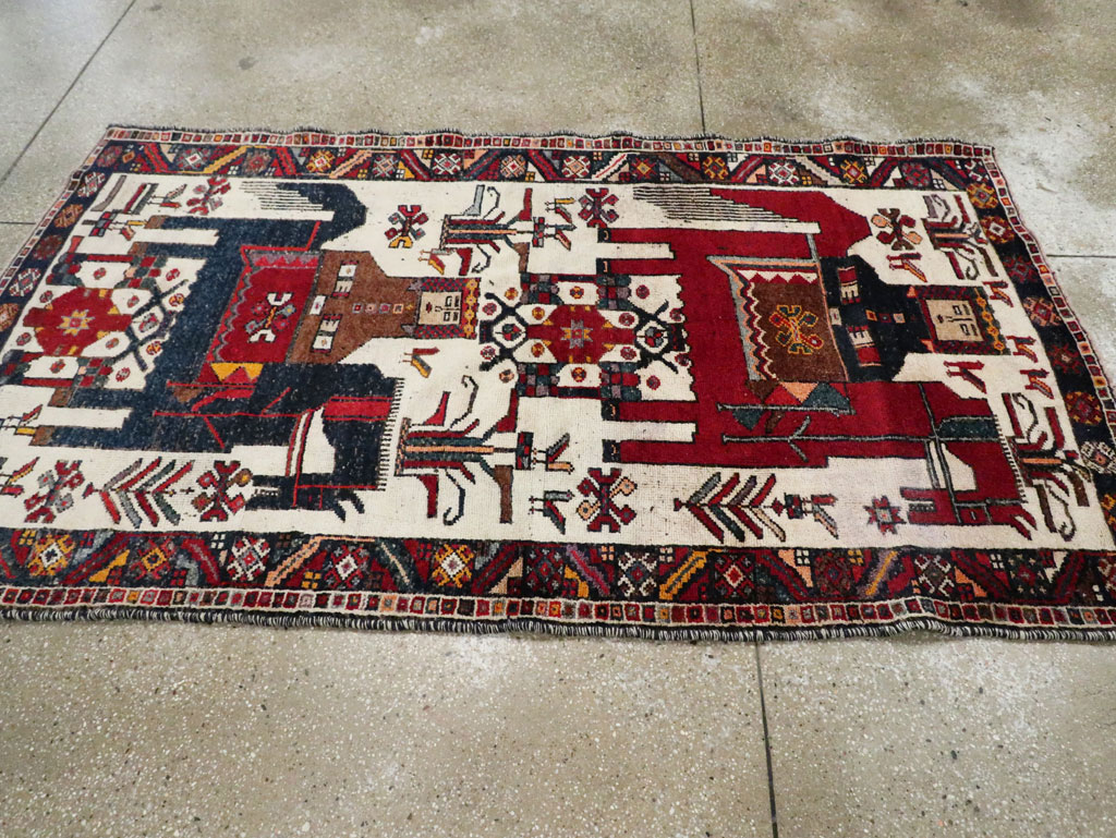 Vintage Persian Bakhtiari Pictorial Accent Rug, No.29176 - Gsblank
