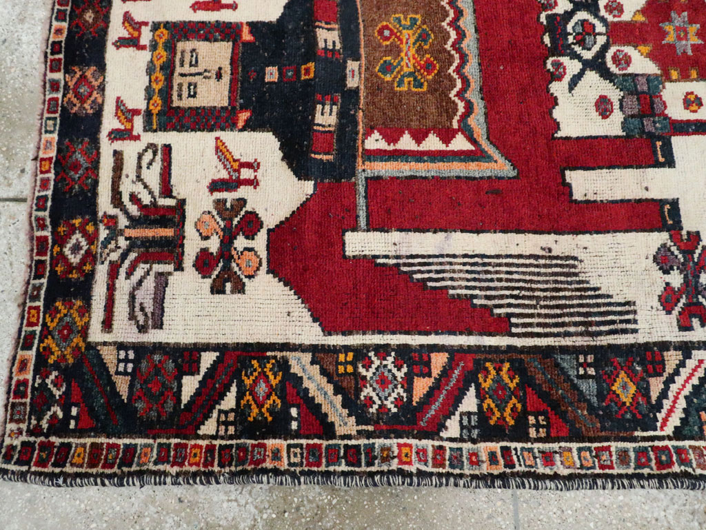 Vintage Persian Bakhtiari Pictorial Accent Rug, No.29176 - Gsblank