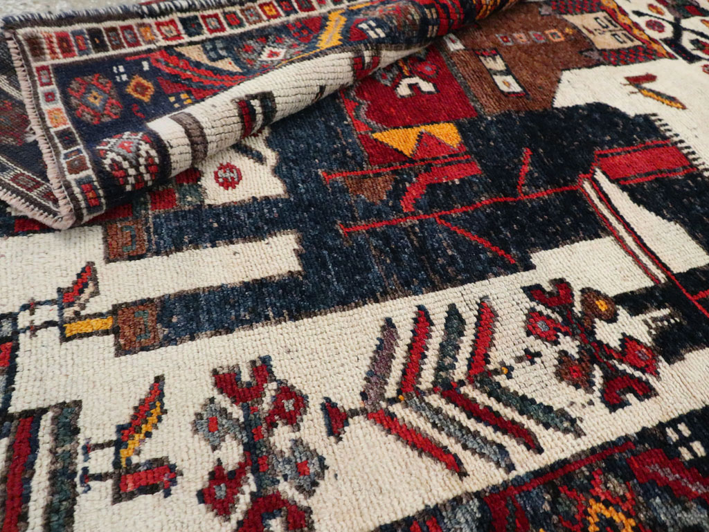 Vintage Persian Bakhtiari Pictorial Accent Rug, No.29176 - Gsblank