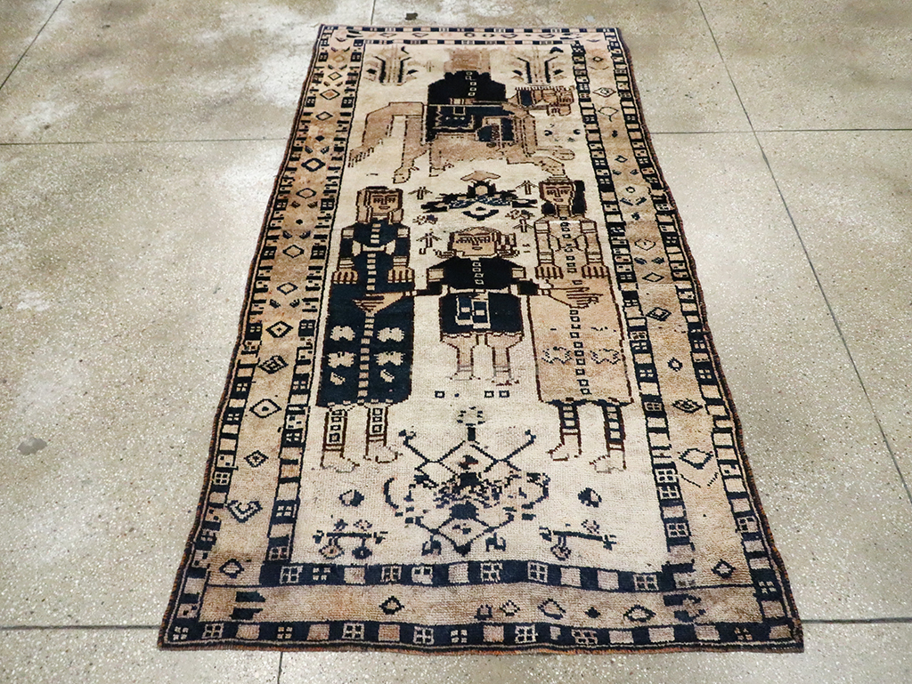 Vintage Persian Bakhtiari Pictorial Rug, No.29177 - Gsblank