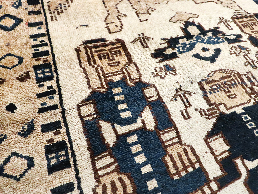 Vintage Persian Bakhtiari Pictorial Rug, No.29177 - Gsblank