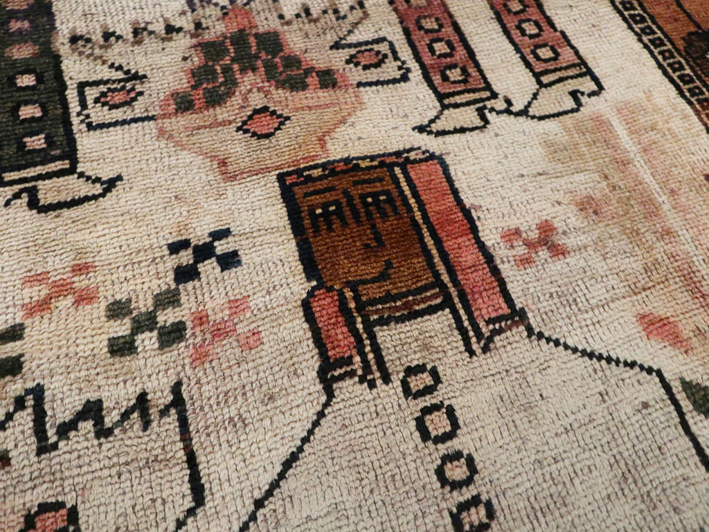 Vintage Persian Pictorial Bakhtiari Rug, No.29180 - Gsblank