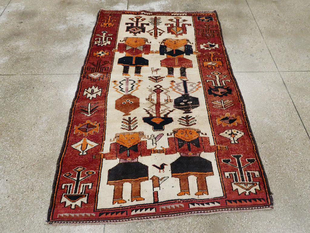 Vintage Persian Bakhtiari Pictorial Accent Rug, No.29181 - Gsblank