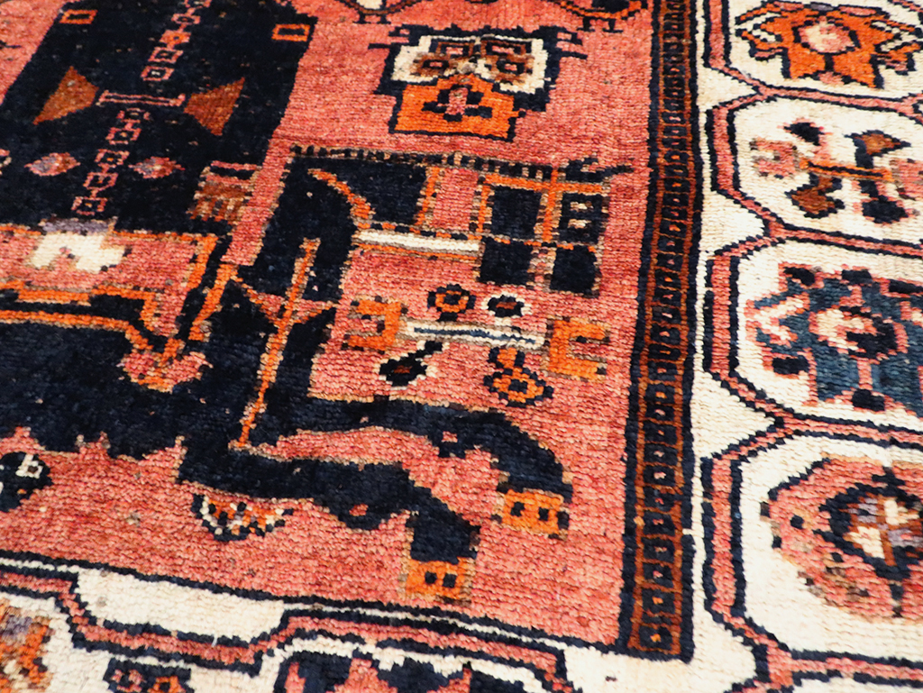 Tribal Persian Pictorial Bakhtiari Accent Rug, No.29183 - Gsblank