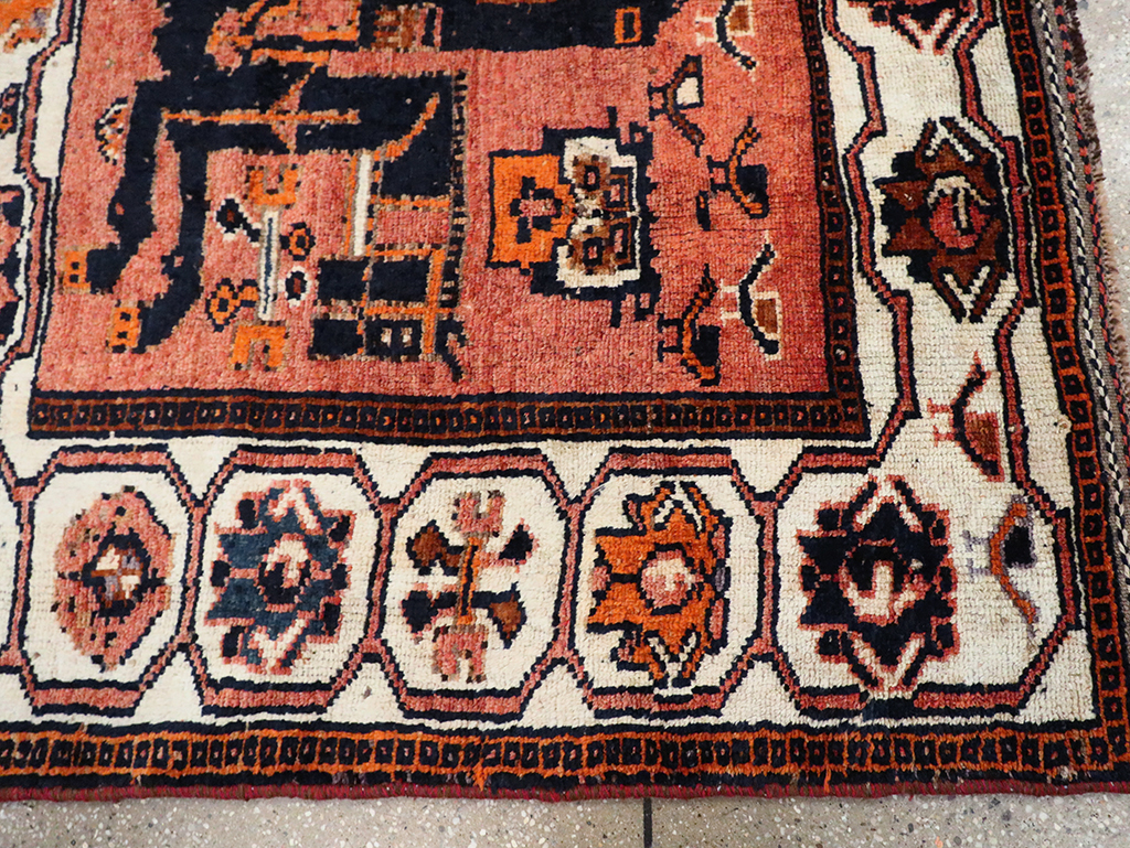 Tribal Persian Pictorial Bakhtiari Accent Rug, No.29183 - Gsblank