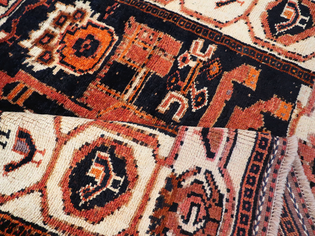 Tribal Persian Pictorial Bakhtiari Accent Rug, No.29183 - Gsblank