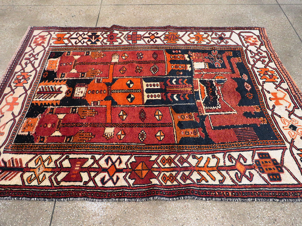 Tribal Persian Pictorial Bakhtiari Accent Rug, No.29184 - Gsblank