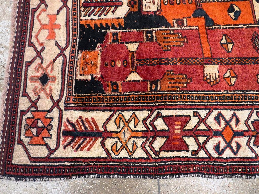 Tribal Persian Pictorial Bakhtiari Accent Rug, No.29184 - Gsblank