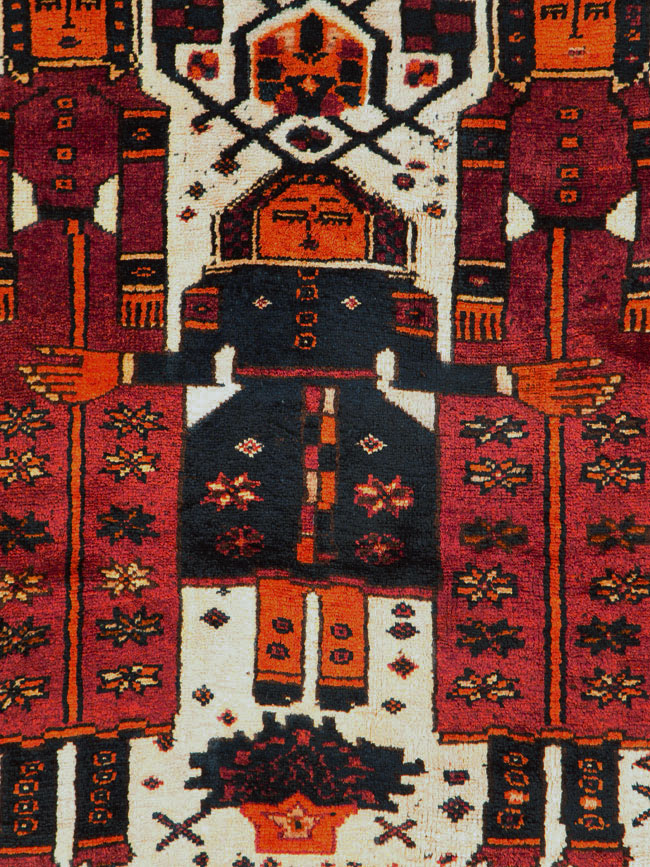 Vintage Persian Bakhtiari Pictorial Accent Rug, No.29186 - Gsblank
