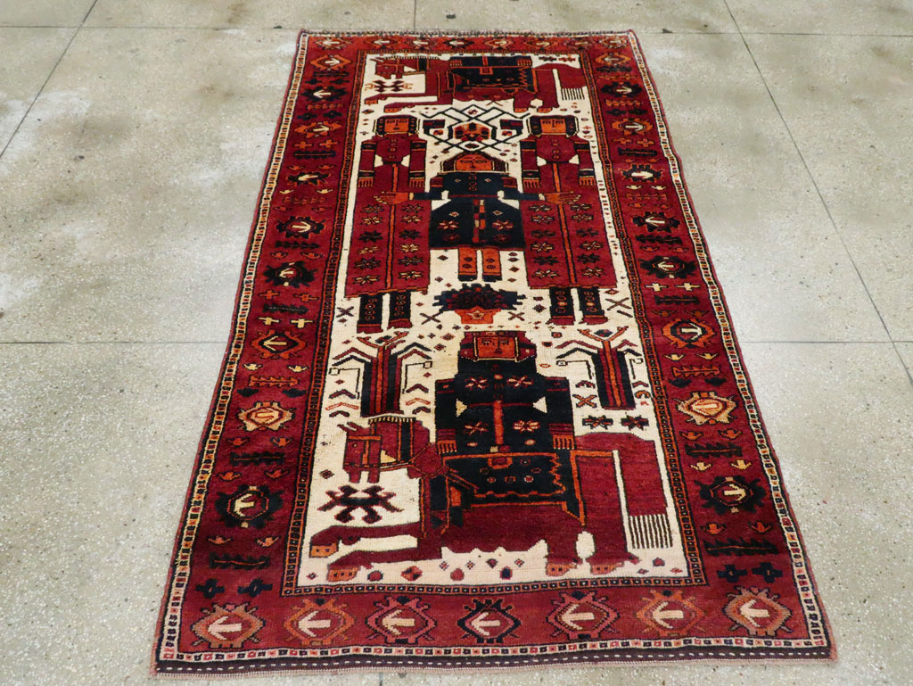 Vintage Persian Bakhtiari Pictorial Accent Rug, No.29186 - Gsblank