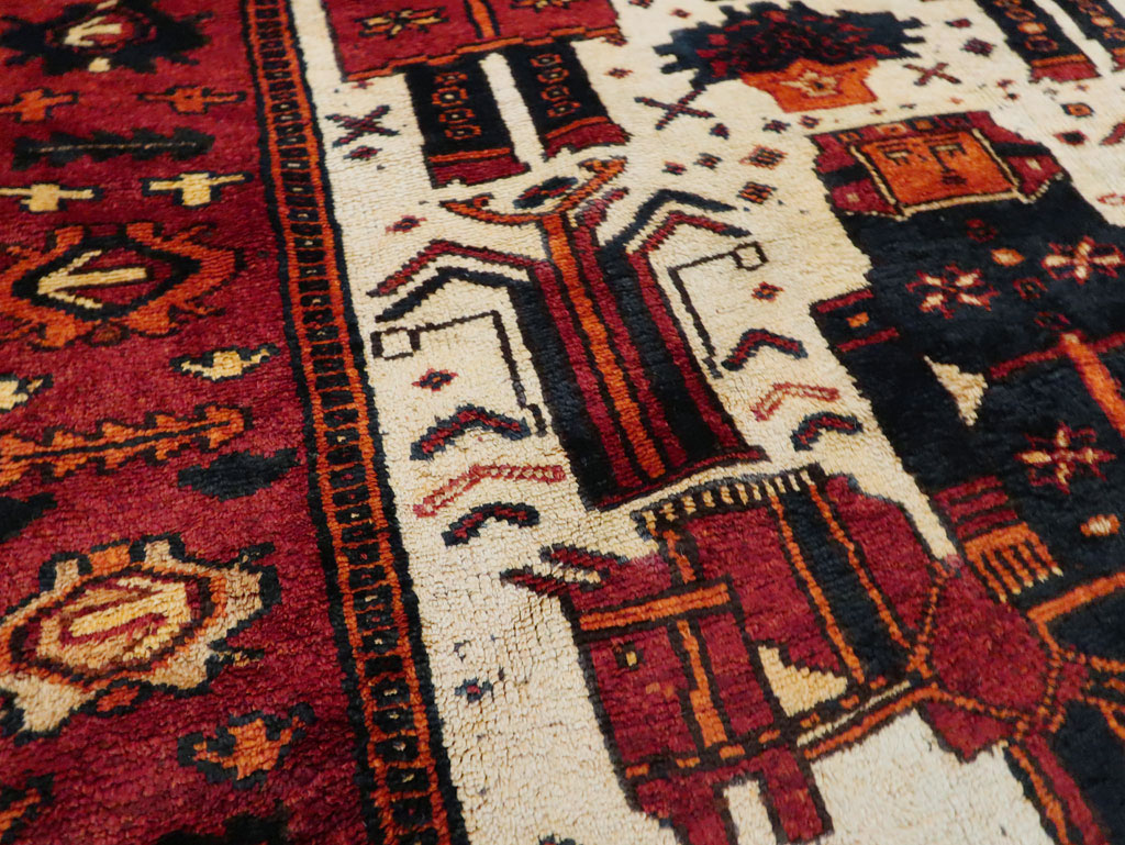 Vintage Persian Bakhtiari Pictorial Accent Rug, No.29186 - Gsblank