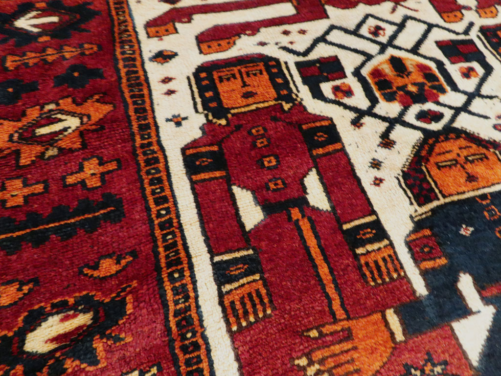 Vintage Persian Bakhtiari Pictorial Accent Rug, No.29186 - Gsblank