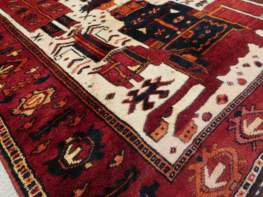 Vintage Persian Bakhtiari Pictorial Accent Rug, No.29186 - Gsblank