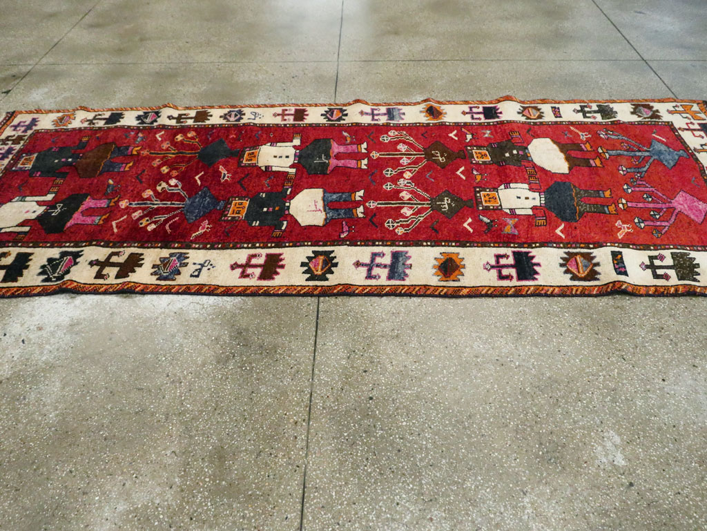 Vintage Persian Pictorial Bakhtiari Rug, No.29188 - Gsblank