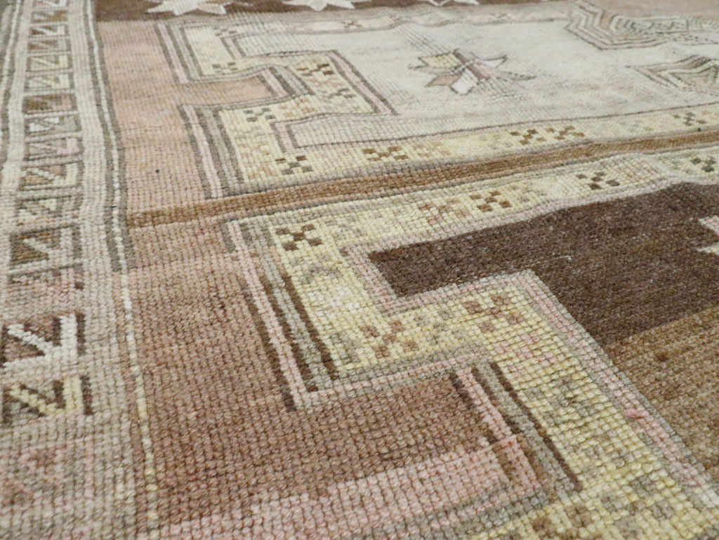 Vintage Anatolian Gallery Carpet, No.29221 - Gsblank