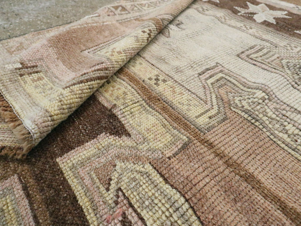 Vintage Anatolian Gallery Carpet, No.29221 - Gsblank