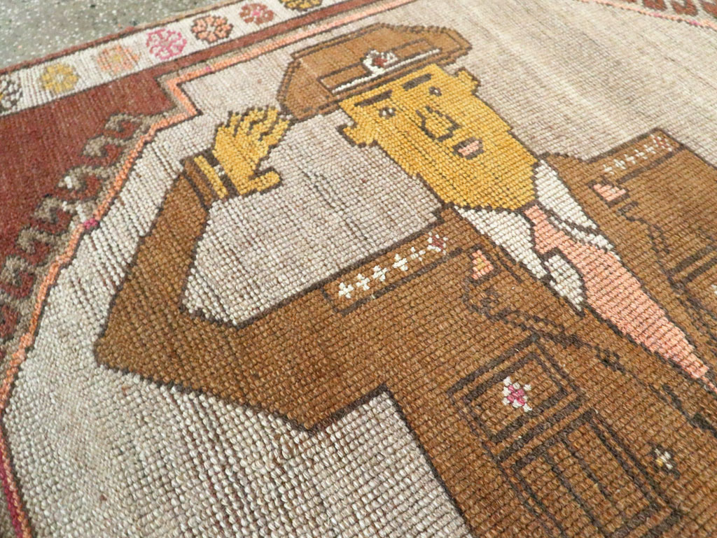 Vintage Turkish Anatolian Pictorial Gallery Rug, No.29222 - Gsblank