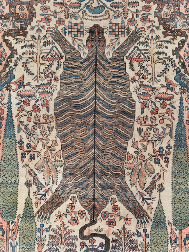 Antique Sarouk Farahan Pictorial Rug, No.29250 - Gsblank