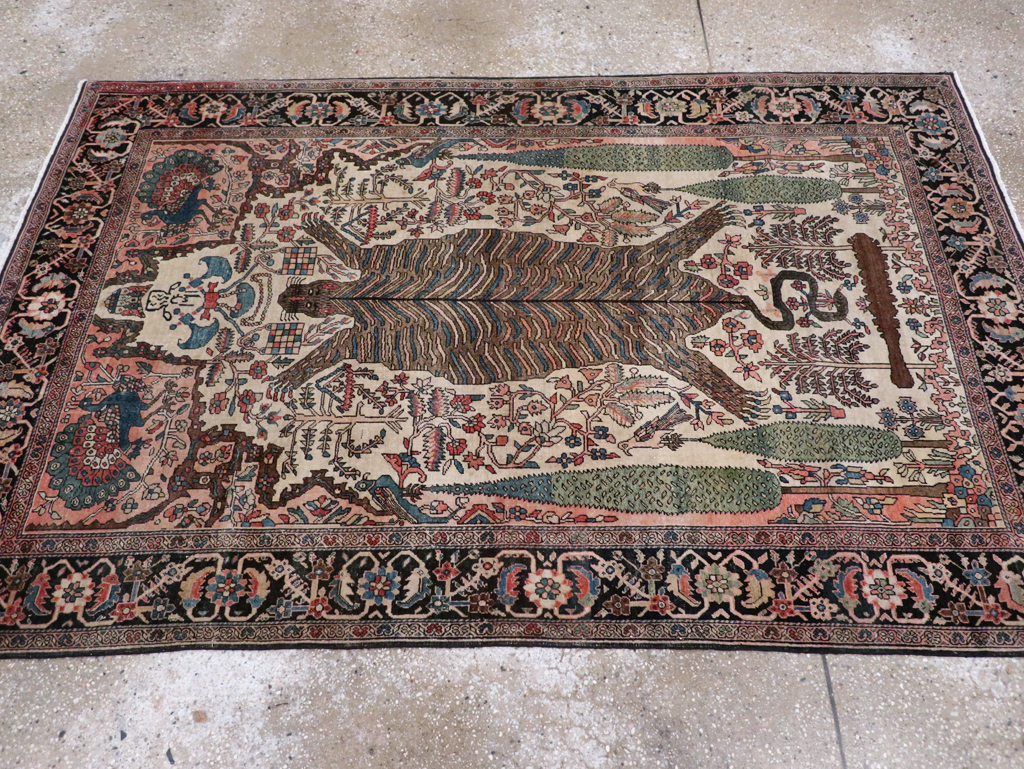 Antique Sarouk Farahan Pictorial Rug, No.29250 - Gsblank