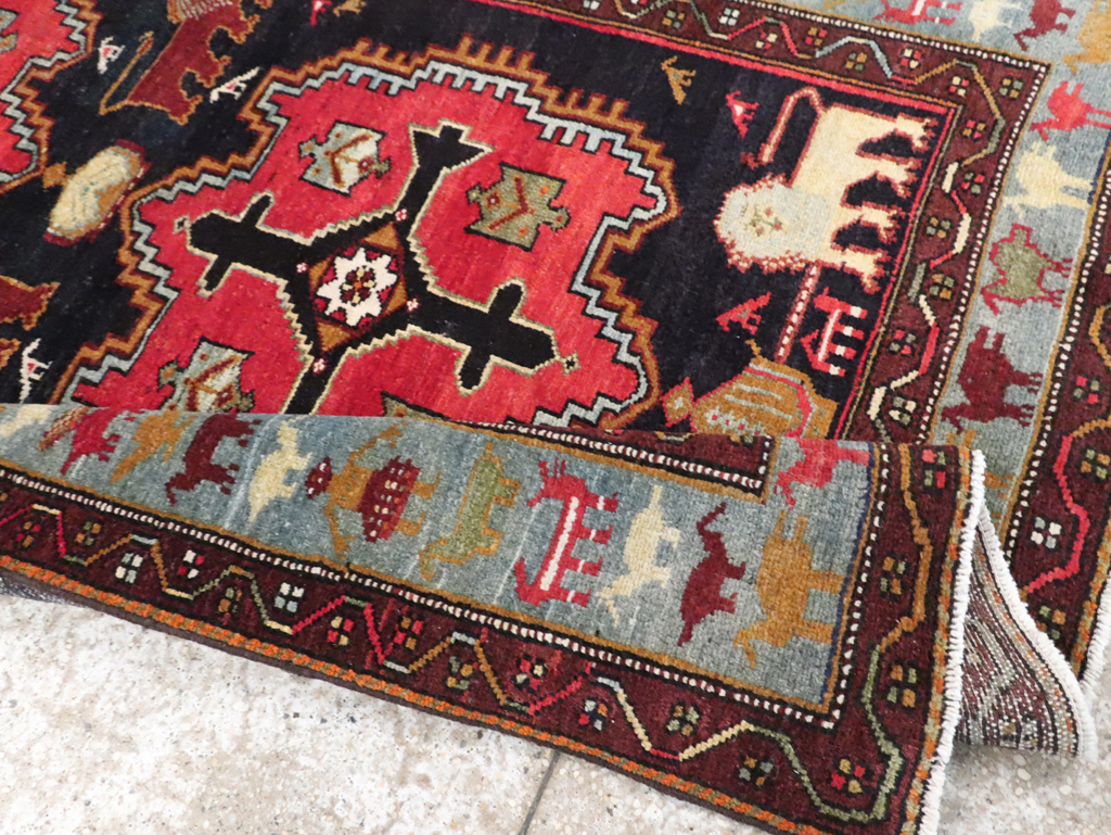 Vintage Persian Pictorial Malayer Accent Rug, No.29296 - Gsblank