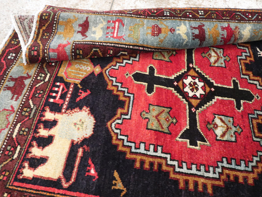 Vintage Persian Pictorial Malayer Accent Rug, No.29296 - Gsblank
