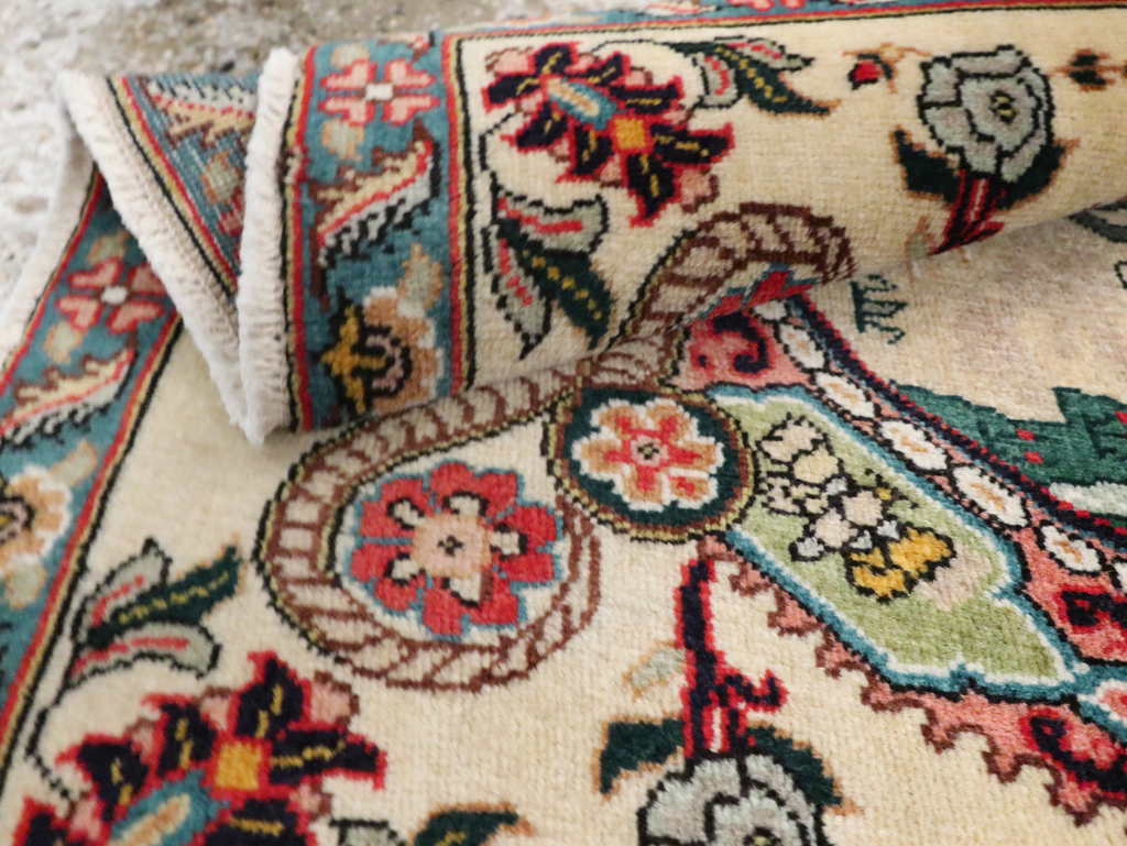 Vintage Persian Tabriz Pictorial Rug, No.29303 - Gsblank