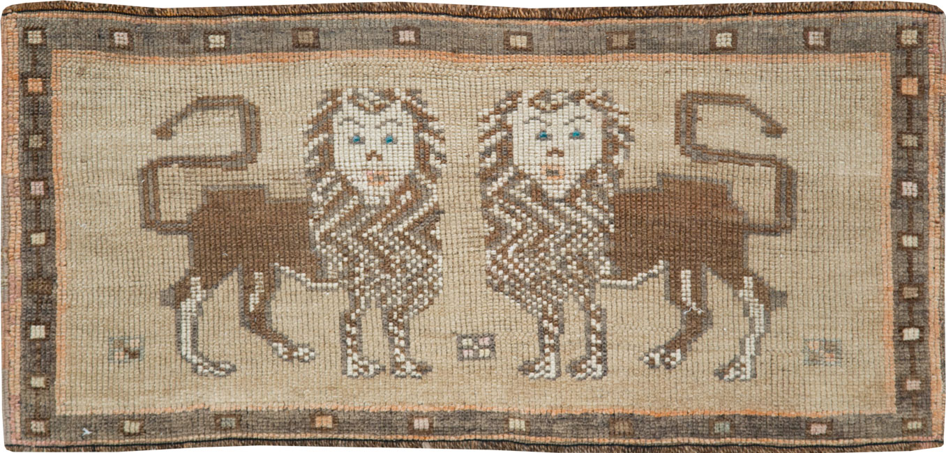 Vintage Turkish Anatolian Pictorial Throw Rug (Pair: 1 of 2), No.29314 - Gsblank
