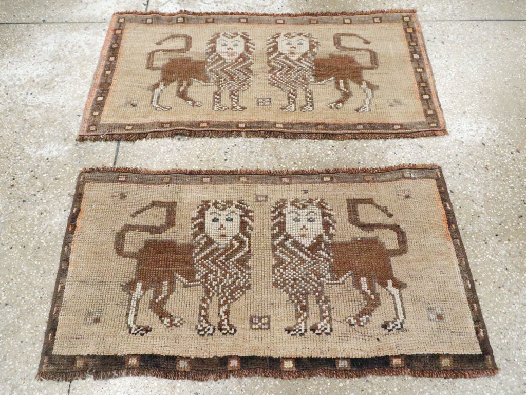 Vintage Turkish Anatolian Pictorial Throw Rug (Pair: 1 of 2), No.29314 - Gsblank