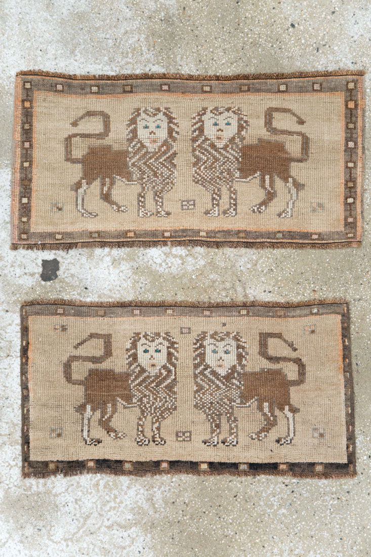 Vintage Turkish Anatolian Pictorial Throw Rug (Pair: 1 of 2), No.29314 - Gsblank