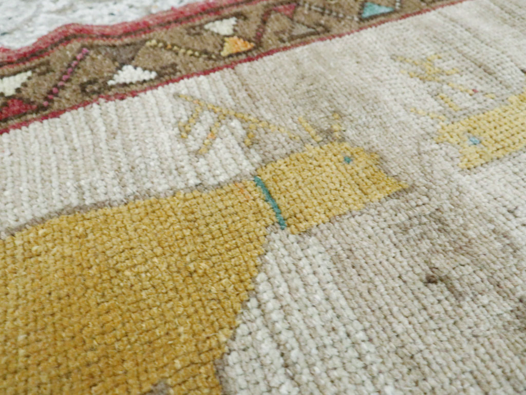 Vintage Anatolian Pictorial Rug, No.29316 - Gsblank