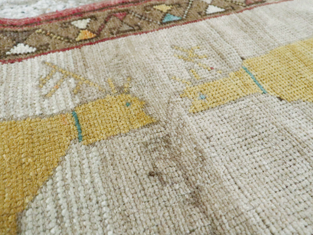 Vintage Anatolian Pictorial Rug, No.29316 - Gsblank